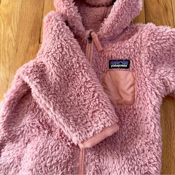 Patagonia furry friend bunting in pink - Picture 3 of 6